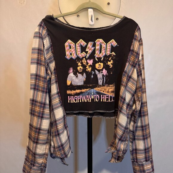 Upcycle ACDC - Picture 1 of 2